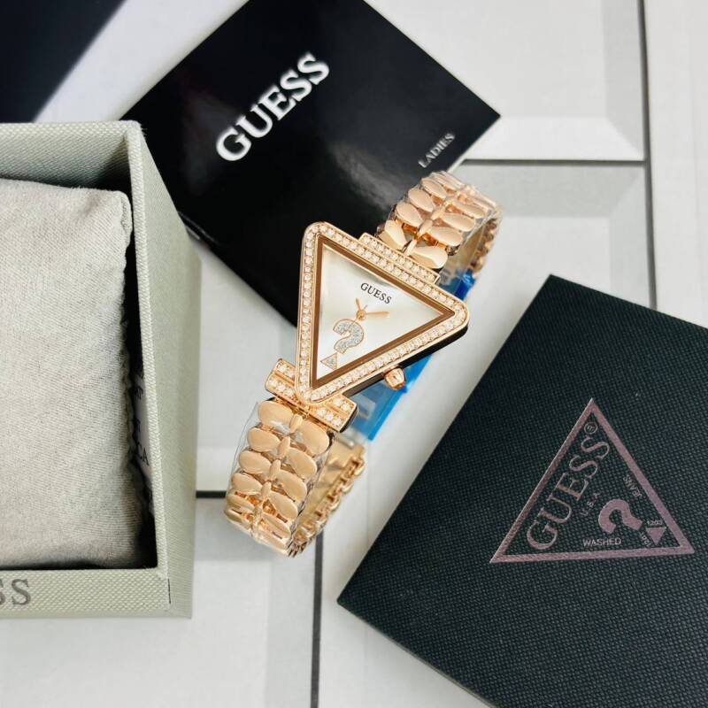 Guess Triangle Fame- 5 Colors