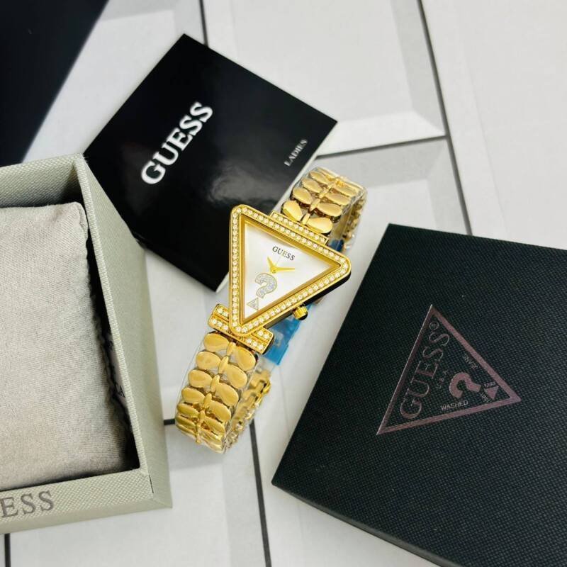 Guess Triangle Fame- 5 Colors