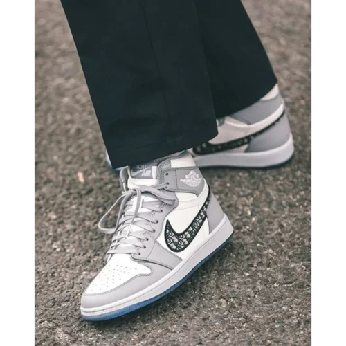 Trendy Nike Air Jordan Retro 1 R Shoes for Men (SW4774)